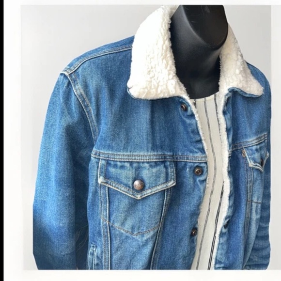 Women's Blue Denim Jacket with Sherpa Lining - Picture 3 of 15